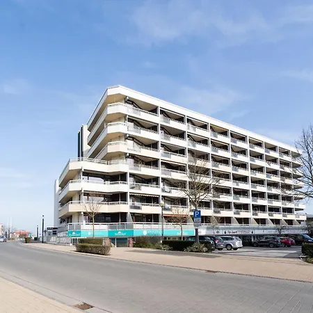 Apartment Center Ii 30 *