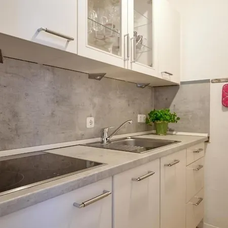 Center Happy Place * 그로미츠