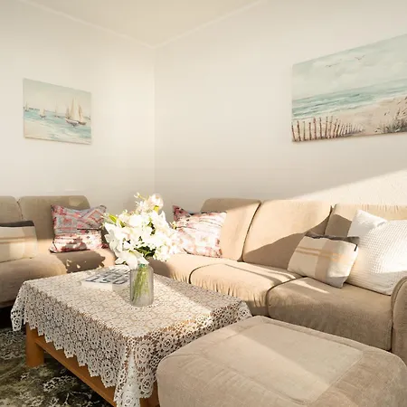 Apartment Center Ii 30 *